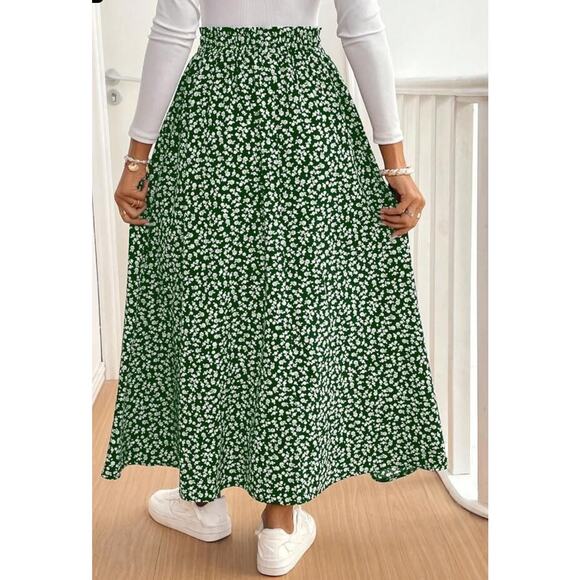🎄 SHEIN EUC Frenchy Ditsy Floral High Waist Slit Skirt 6 green white - Picture 4 of 15